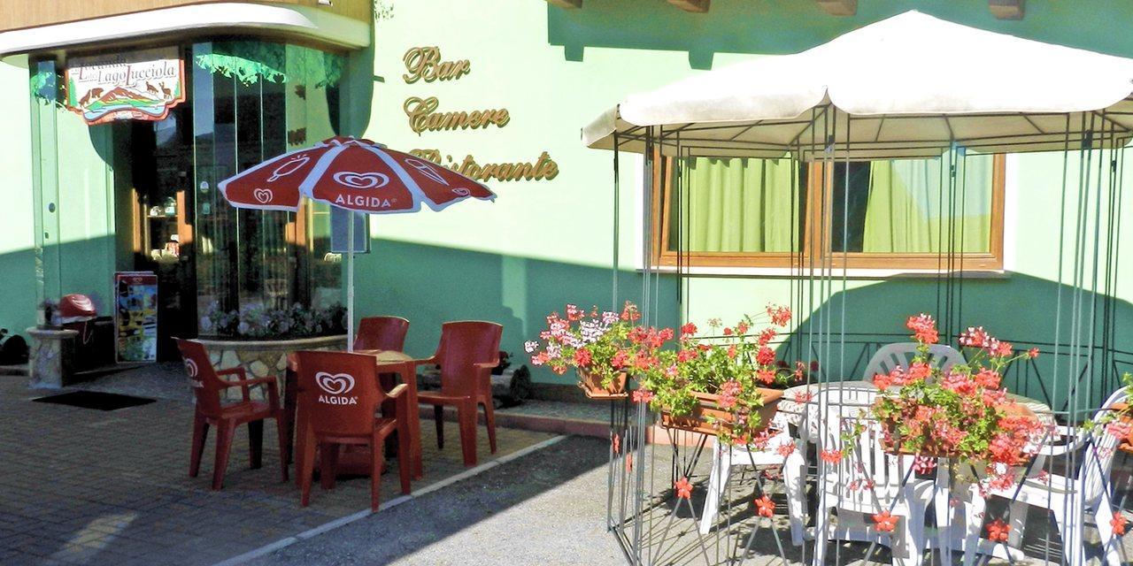 La Locanda Del Lago Lucciola Villalago Exterior photo